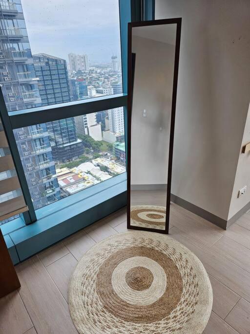 One Uptown Bgc Modern & Spacious, Great Location, 200Mbps & Washer Daire Manila Dış mekan fotoğraf